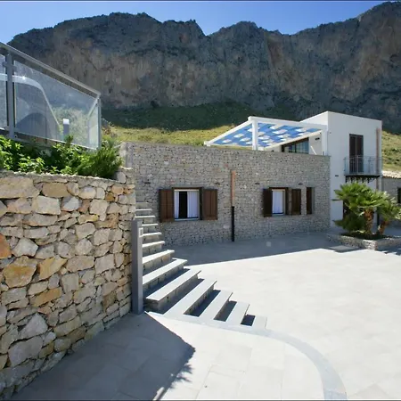 Antonia - Vasca Idromassaggio Terrazza Vista Mare Villa San Vito lo Capo